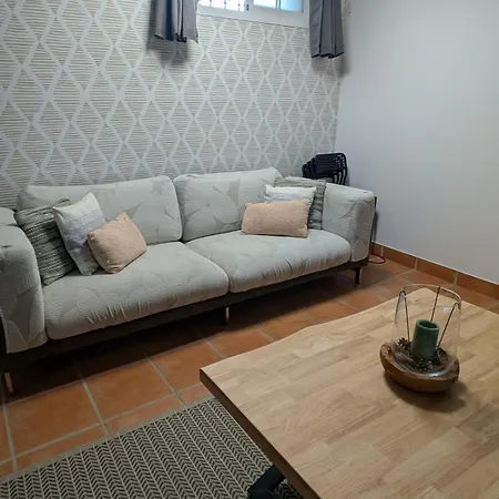 Con Acceso Independiente, A Un Paso De Granada, Tranquilidad Y Comodidad Holiday home